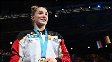 Europameisterin Karina Schönmaier freut sich auf das Sprungfinale. (Archivbild)