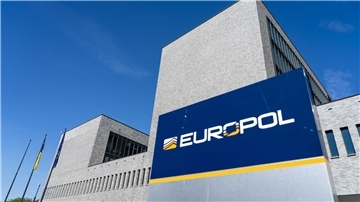 Europol ist ein großer Schlag gegen ein europäisches Verbrechernetzwerk gelungen.