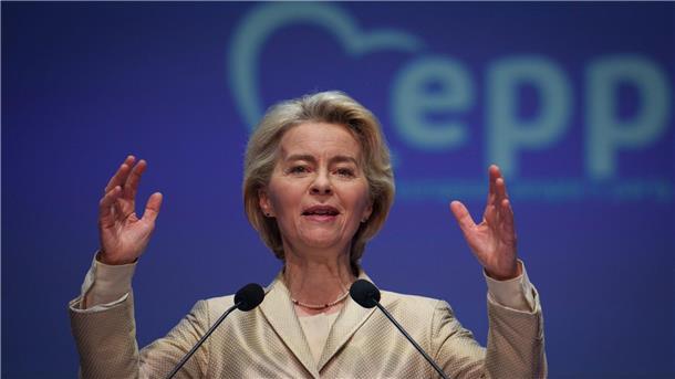 EVP wählt von der Leyen zur Spitzenkandidatin „EVP steht für Europa, für ein starkes, sicheres, friedliches, wohlhabendes, demokratisches und geeintes Europa“: Ursula von der Leyen.