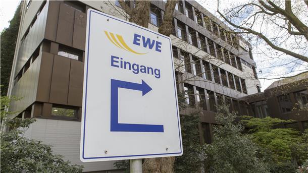 EWE beantragt satte 30 Millionen Euro aus der Gasumlage EWE-Zentrale in Oldenburg: Trotz Berichten über solide Finanzen hat der Energieversorger 30 Millionen Euro aus der Gasumlage beantragt.