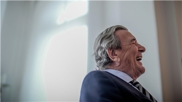 Ex-Bundeskanzler Gerhard Schröder (SPD) wird heute 80 Jahre alt.
