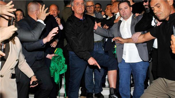 Brasiliens Ex-Präsident Bolsonaro muss in Hausarrest Ex-Präsident Jair Bolsonaro steht unter strengen Auflagen und muss eine Fußfessel tragen. (Archivbild)