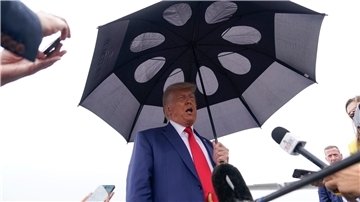 Ex-US-Präsident Donald Trump droht im Fall einer Verurteilung eine jahrzehntelange Haftstrafe.