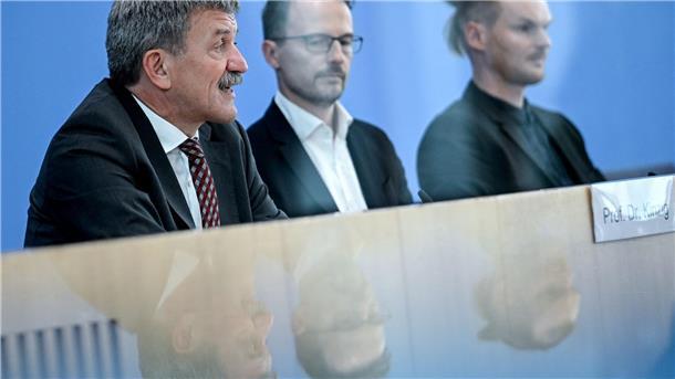 Experten sehen bisher keinen dringenden Korrekturbedarf bei der Cannabis-Legalisierung.