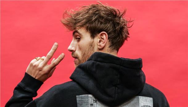 "Faires Zeug aus Europa": Gewohnt cool wirbt Fynn Kliemann im Webshop seines Modelabels Oderso für diesen Hoodie. Er kostet 85 Euro.