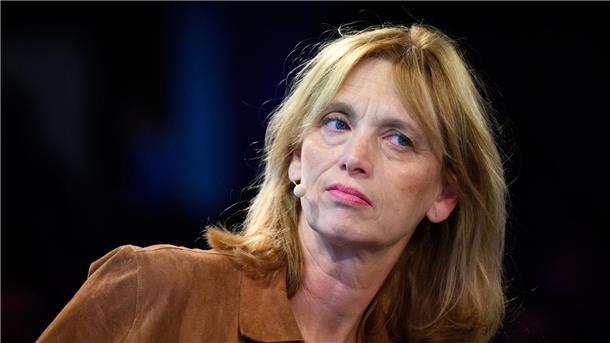 Familienministerin Karin Prien will den Mutterschutz für Selbstständige verbessern.