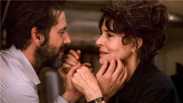 Die Filmstarts der Woche Fanny Ardant als Shauna und Melvil Poupaud als Pierre in einer Szene des Films „Im Herzen Jung.“
