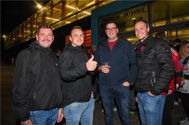 Fans aus Nord und Süd sind voller Vorfreude auf das DEL-Duell der Fischtown Ping...