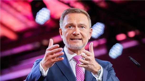 Lindner als FDP-Vorsitzender wiedergewählt FDP-Chef Christian Lindner spricht beim Bundesparteitag der Liberalen.