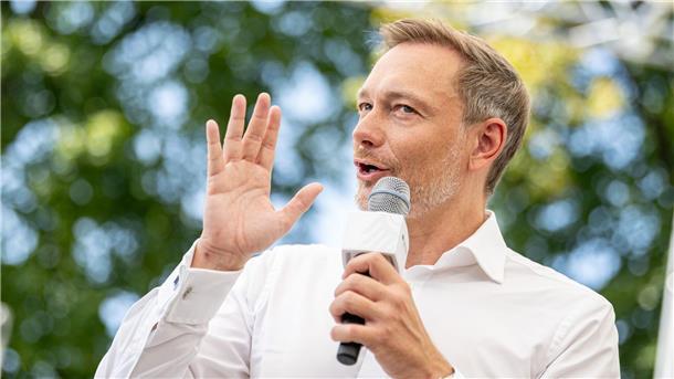 Ampelstreit um Kinderarmut und Kindergrundsicherung FDP-Finanzminister Christian Lindner sieht vor allem Kinder von Einwanderer-Familien von Kinderarmut betroffen.