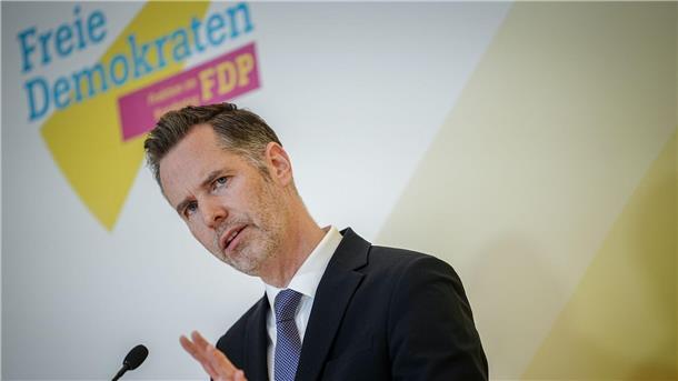 FDP-Fraktionschef Christian Dürr hat ein Veto gegen starke die Belastung der Landwirte angekündigt.
