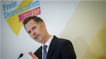 FDP-Fraktionschef Christian Dürr hat ein Veto gegen starke die Belastung der Landwirte angekündigt.