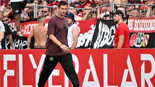 Fehlstart perfekt: Miroslav Klose verliert mit dem 1. FC Nürnberg auch im Pokal.