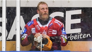 Feiert Nicholas Jensen in Schwenningen sein Comeback? Der Verteidiger der Fischtown Pinguins trainiert wieder fleißig mit.