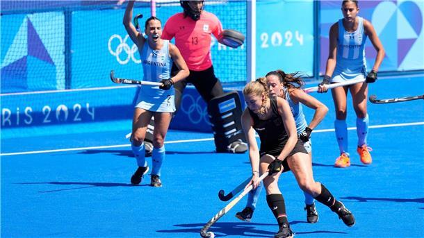 „Ziel nicht erreicht“: Hockey-Frauen ohne Olympia-Medaille Felicia Wiedermann vor dem Tor Argentiniens.