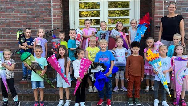 Mit Fotos von allen ersten Klassen: Diese Kinder wurden in Nordenham eingeschult Klassenfoto