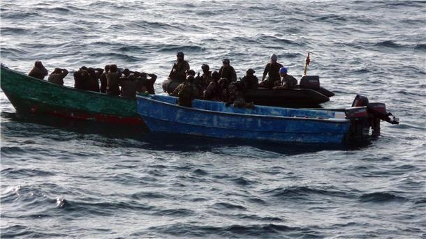 60 Piraterie-Vorfälle im ersten Halbjahr auf den Weltmeeren Festnahme mutmaßlicher Piraten vor der ostafrikanischen Küste. (Archivbild)
