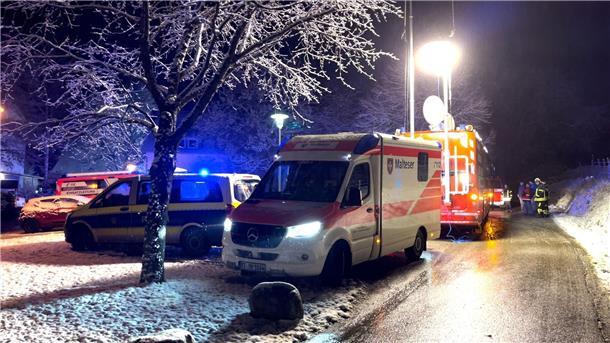 Drei Tote bei Brand in Pflegeeinrichtung in Reutlingen Feuerwehr, Polizei und Rettungskräfte sind in Reutlingen im Einsatz.