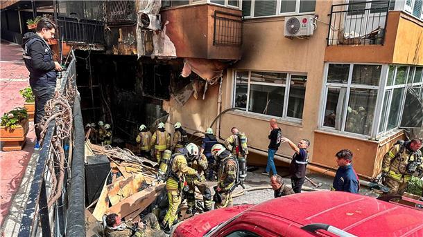 Mindestens 29 Tote nach Brand in Istanbuler Nachtclub Feuerwehrleute sind nach dem Brand in einem Nachtclub im Einsatz.
