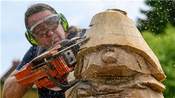 Fichtelchen ist das Maskottchen der Stadt Oberwiesenthal in Sachsen.