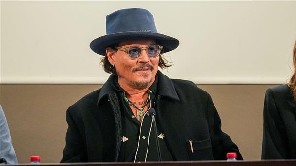 Trauer und Wut nach Flut - Zehntausende protestieren Film-Ikone Johnny Depp stellt Hilfe in Aussicht.