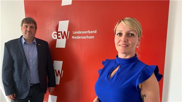 Finden, dass Lehrer während der Home-Schooling-Zeit einen richtig guten Job gemacht haben: Laura Pooth, Landesvorsitzende der Gewerkschaft Erziehung und Wissenschaft (GEW), sowie ihr Stellvertreter Holger Westphal.