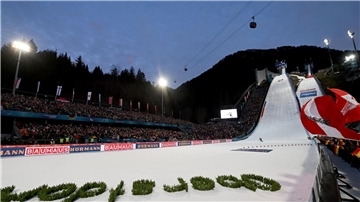 Finden in der Oberstdorfer Skisprung-Arena 2031 wieder Weltmeisterschaften statt?