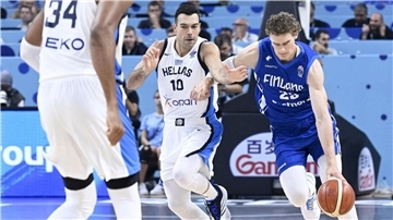 Finnlands Star Markkanen wurde von den Griechen attackiert.