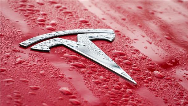 Behörde prüft Teslas Nachbesserung des „Autopilot“-Systems Firmenchef Elon Musk versprach diese Woche abermals selbstfahrende Tesla-Autos.