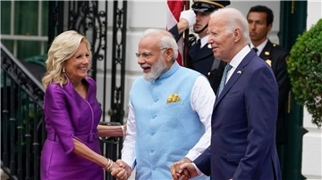 First Lady Jill Biden und US-Präsident Biden empfangen den indischen Premier Modi am Weißen Haus.
