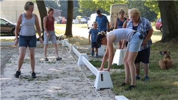 Aufbau des Turniergeländes für das Nordenhamer Reitturnier.