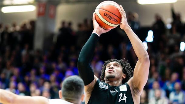 Sicherheitslage: Basketballer verzichten auf Israel-Rückkehr Fliegt nicht nach Israel zurück: Der frühere Nürnberger Ishmail Wainright