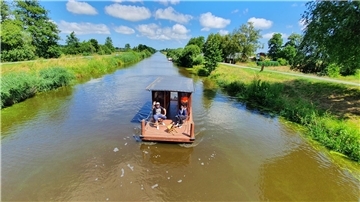 Floß Hadelner Kanal Kreis Cuxhaven