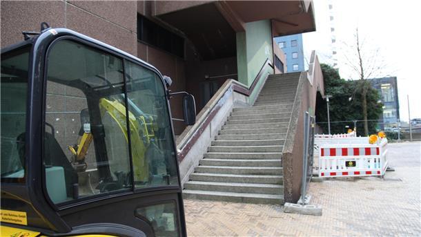 Karstadt-Abriss: Gewoba pocht auf Fluchtweg fürs Columbus Center Fluchttreppe am Karstadt-Gebäude: Sie ist Bestandteil des Fluchtkonzepts des Columbus-Centers.