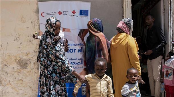 Lage der Menschen im Sudan wird immer katastrophaler Flüchtlinge aus dem Sudan in Ägypten: Warten auf medizinische Versorgung.