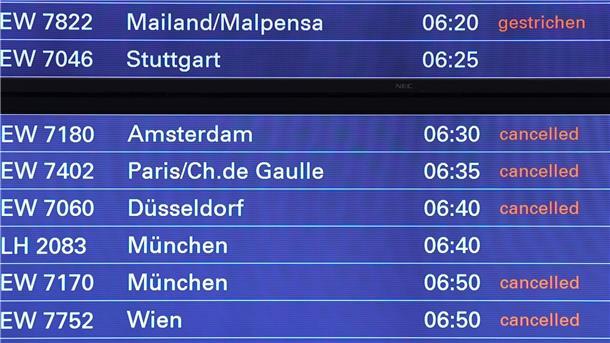 Streik bei Eurowings: Fast Hälfte der Flüge soll ausfallen Flugausfälle auf der Anzeigetafel am Flughafen Hamburg. Die Gewerkschaft Vereinigung Cockpit (VC) hat die Eurowings-Piloten aufgerufen, von Montag 17.10. ab 00.00 Uhr bis einschließlich Mittwoch 19.10. ihre Arbeit niederzulegen.