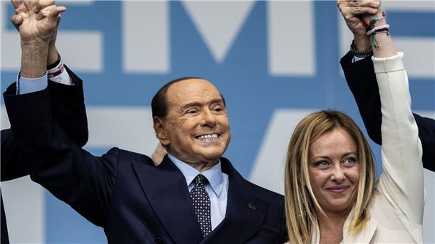 Forza-Italia-Chef Silvio Berlusconi und die Vorsitzende der rechtsradikalen Fratelli d’Italia, Giorgia Meloni, gemeinsam im Wahlkampf.