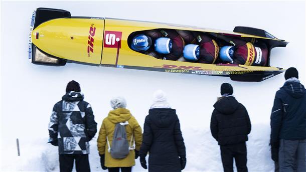 Brite Hall schlägt erneut Friedrich im Viererbob Francesco Friedrich musste sich beim Viererbob-Weltcup in St. Moritz erneut dem Briten Brad Hall geschlagen geben.