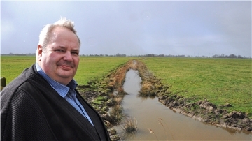 Frank Vorwerk, Landwirt in Moorsee bei Nordenham, ist mit 80 Hektar am Wiesenvogelschutzprogramm beteiligt.