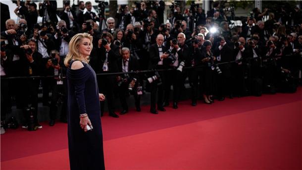 Frankreichs Schauspiel-Ikone Catherine Deneuve kommt zur Eröffnungsfeier.