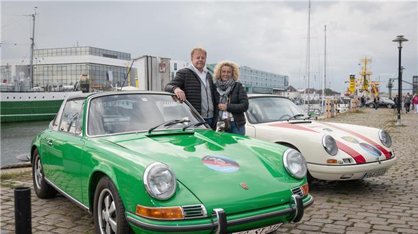 Zwei Frauen im Auto