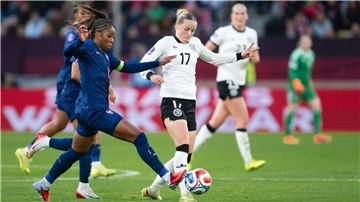 DFB-Talente Kett und Co.: Wücks junge Wilde wirbeln Franziska Kett (Mitte) zeigte einen starken Auftritt gegen Frankreich.