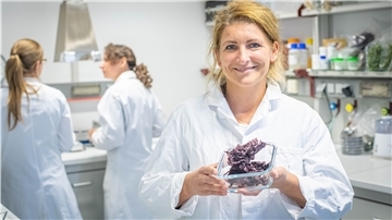 Frederike Reimold ist Professorin für Lebensmitteltechnologie und verantwortlich für die Algenforschung.