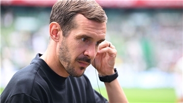 Freiburgs Julian Schuster feiert am Mittwoch seine Europapokal-Premiere als Cheftrainer. (Archivbild)