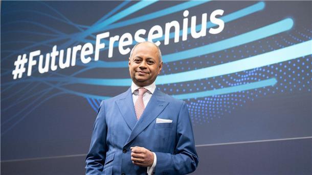 Fresenius kommt beim Umbau voran  Fresenius-Chef Michael Sen bei der Präsentation der Jahreszahlen 2022 in der Unternehmenszentrale in Bad Homburg.