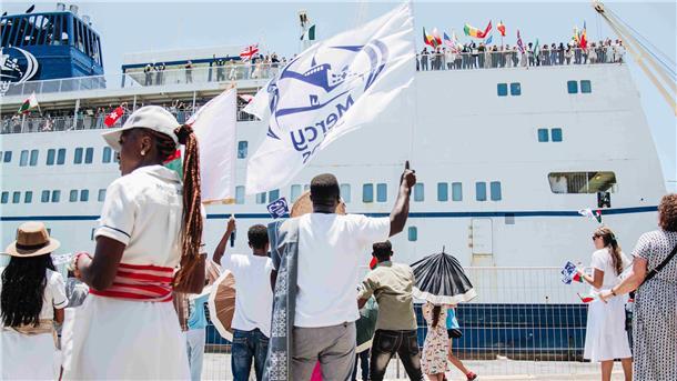 Das Hospitalschiff "Mercy Africa" bei der Ankunft im Hafen von Toamasina auf Madagaskar.