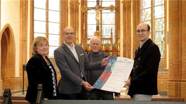 150 Jahre Christuskirche: So wird das Jubiläum im November gefeiert Freuen sich auf die Veranstaltungen (von links): Susanne Wendorf-von Blumröder, Lars C. Langhorst, Klaus Fischer und Malte Plath. Foto: Masorat