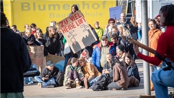 Fridays for Future hat schon häufiger in Bremerhaven demonstriert. Am Frietag, 23. September, zogen die Aktivisten wieder durch die Seestadt.