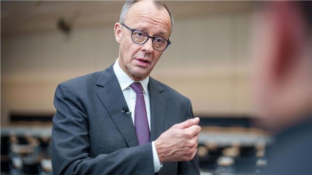 Streit um Leistungswillen - Merz: SPD denkt in Schablonen Friedrich Merz wirft der SPD vor, nur in alten Schablonen zu denken.