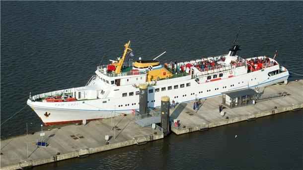 Saison-Aus der „Fair Lady“: Helgoland ab Bremerhaven nicht erreichbar Ein Seebäderschiff  in Bremerhaven. Frühes Aus für einen bewährte Helgoland-Verbindung: Das Seebäderschiff „Fair Lady“ liegt aktuell mit technischem Defekt in der Werft. Die Saison ab Bremerhaven endet damit unerwartet früh.